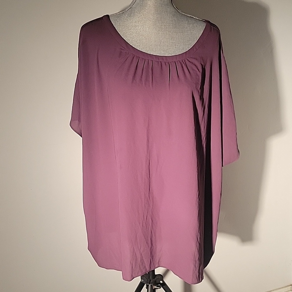 LOFT Plus Size 24/26 Women's Back Cut Out (Soft Berry) Short Sleeve Shirt